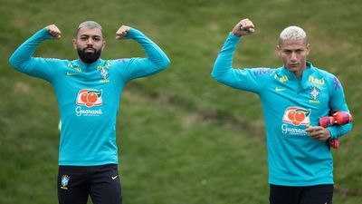 Brasil esconde el equipo titular