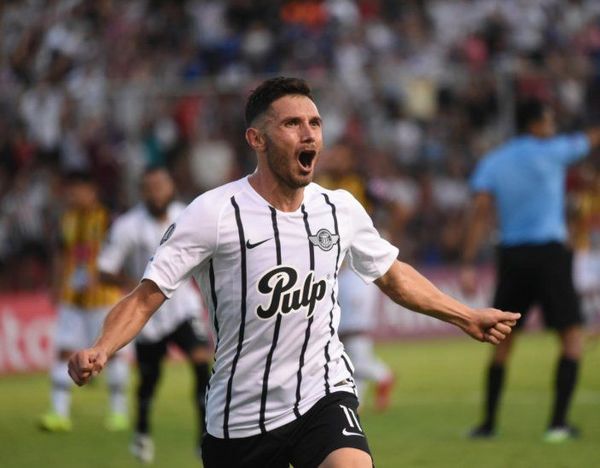 Conversaciones formales: Cerro Porteño está interesado en Adrián Martínez