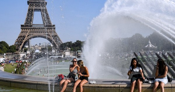 La Nación / Estadounidenses regresan a París