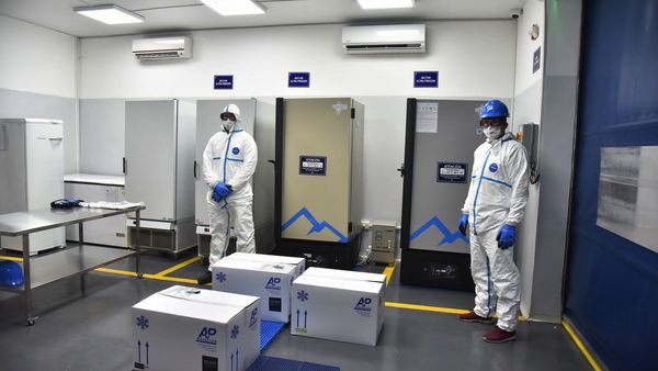 En 4 ultrafreezers, 200 termos y refrigerador  almacenarán Pfizer