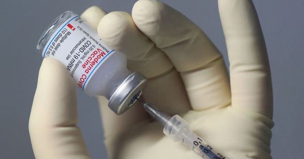 La Nación / Investigan extravío de 20 dosis de vacuna Moderna