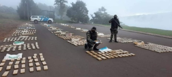 PREFECTURA ARGENTINA INCAUTÓ MARIHUANA PROVENIENTE DE PUERTO TRIUNFO Y HAY VARIOS DETENIDOS