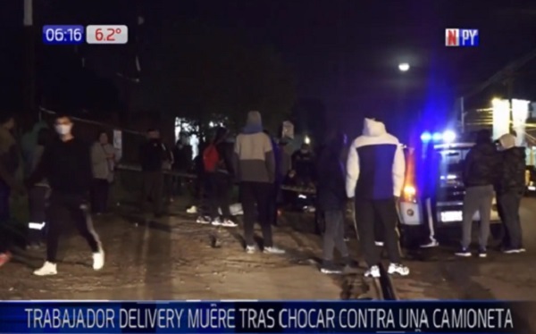 Joven delivery muere tras chocar contra camioneta