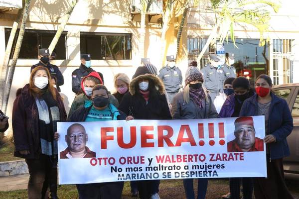 Suspenden a concejales de Roque Alonso por denigrar y maltratar a mujeres