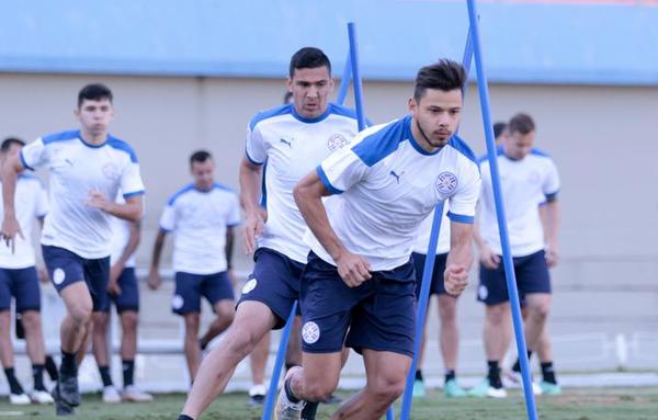 Albirrojos entrenan pensando en Cuartos