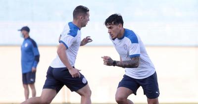 La Albirroja entrena con la mente puesta en Cuartos