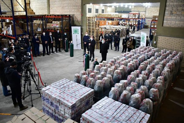 Presidente destaca fuerte apoyo de las binacionales al sistema sanitario y logros en soberanía energética - El Trueno