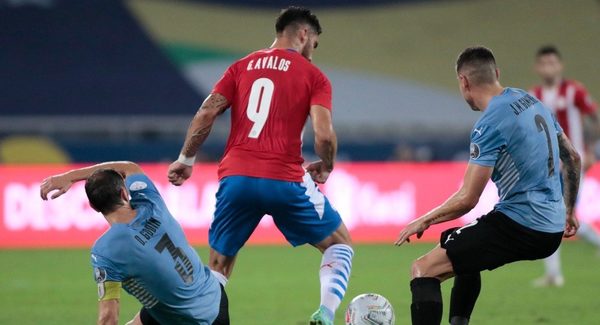 Paraguay solo fue superior a Uruguay en faltas cometidas y tarjetas recibidas