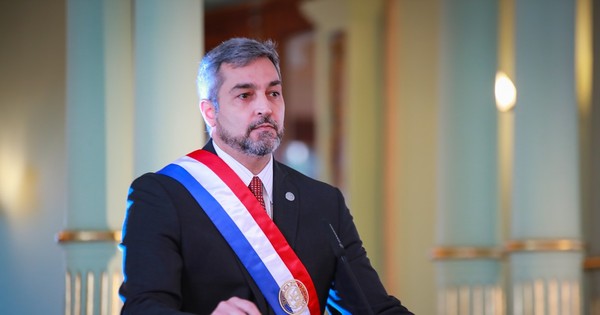 La Nación / Abdo Benítez destaca a Cecon entre inversiones en desarrollo
