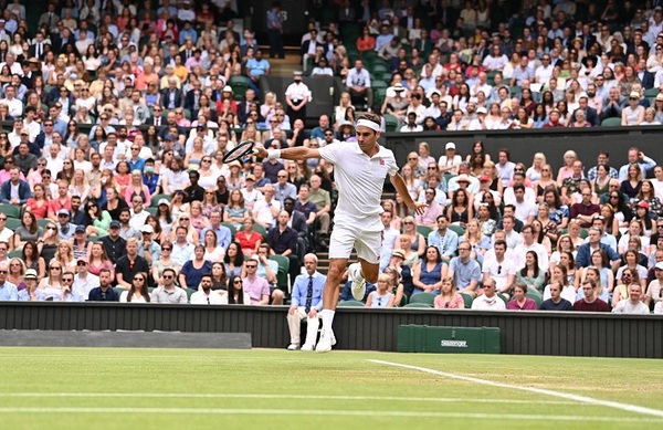 Roger Federer arrolla a Richard Gasquet y se mete en tercera ronda