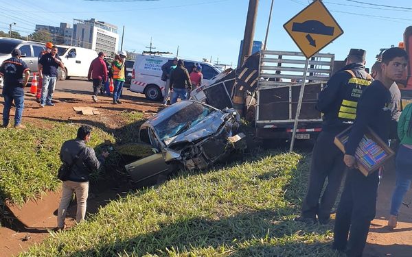 Aparatoso accidente sobre Ruta Py 02