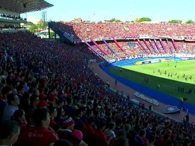 Julio Borba, cauteloso sobre regreso de los aficionados – Prensa 5