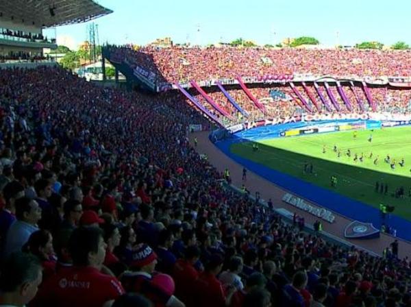 Julio Borba, cauteloso sobre regreso de los aficionados – Prensa 5
