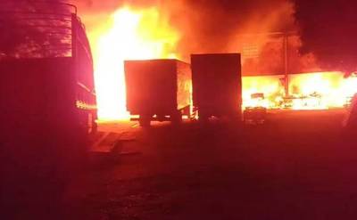 Incendio en Luque; carpintería fue totalmente consumida por las llamas – Prensa 5