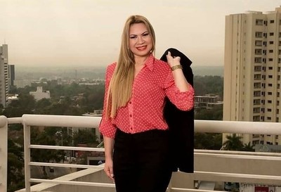 Su marido afirma que está comisionada a la Gobernación, pero su nombre no figura en planilla | Radio Regional 660 AM