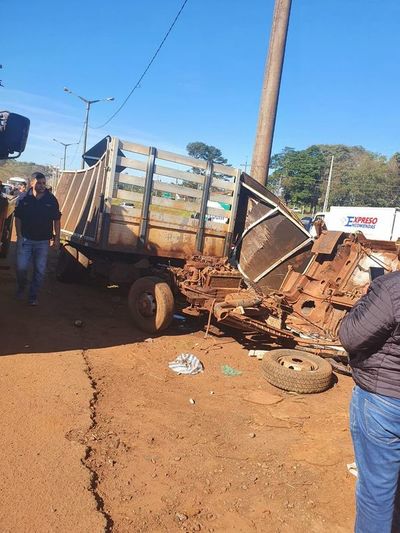 Aparatoso accidente sobre Ruta PY02 - ABC en el Este - ABC Color