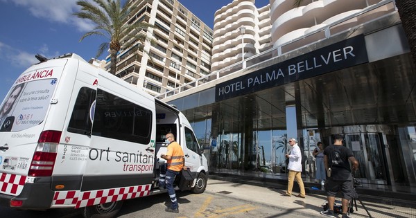 La Nación / Macrobrote: fiesta de estudiantes en Mallorca resulta en 1.800 contagios