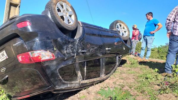 Concejal sufre vuelco de vehículo en Concepción