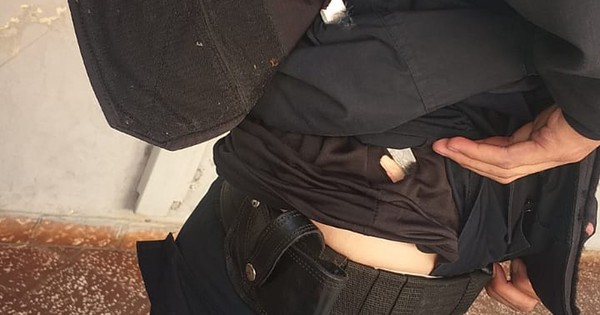 La Nación / Policía fue atacado con arma blanca durante procedimiento de control en Luque