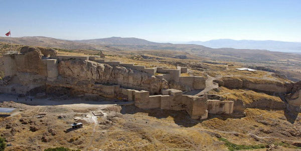 ¡Impresionante! Descubren castillo enterrado de hace 2.800 años en Turquía
