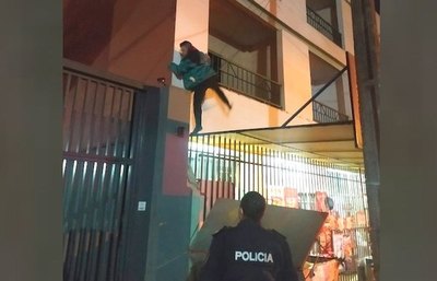 Crónica / Malevo, pillado trepando un edificio para robar