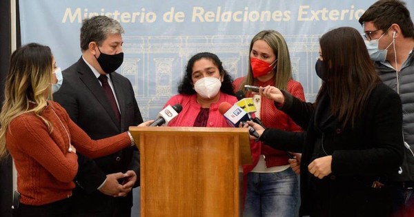 La Nación / Madre y prima de Leidy Luna viajan mañana a Miami