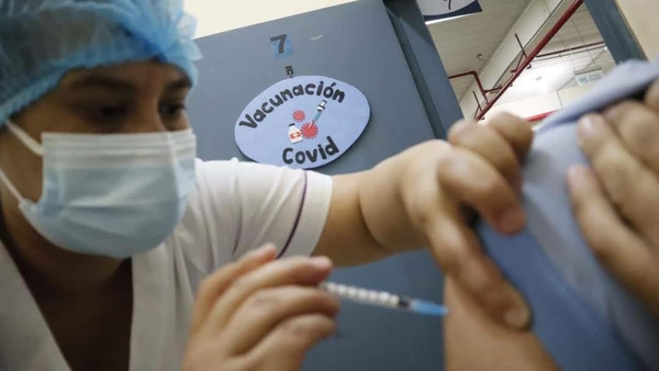 FIN DE SEMANA SOLO PARA VACUNACIÓN DE PERSONAS DE 18 A 49 AÑOS CON CONDICIÓN DE BASE