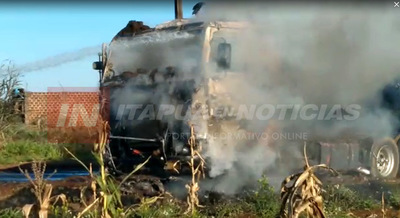 UN CAMIÓN SE INCENDIÓ EN SAN JUAN DEL PARANÁ