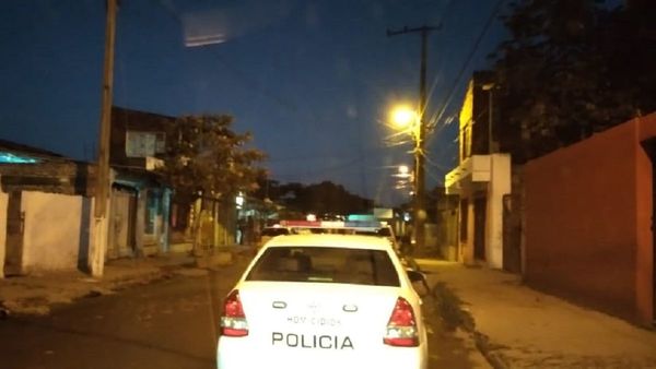 Fueron a buscar evidencias de un crimen y pillaron a un papá irresponsable