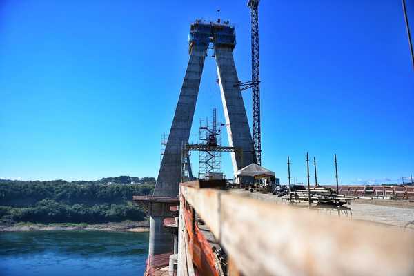Puente de la Integración: concluyó edificación de primera losa de transición de torre principal - La Clave