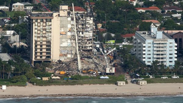 Se reanudan los trabajos de rescate en edificio derrumbado de Miami