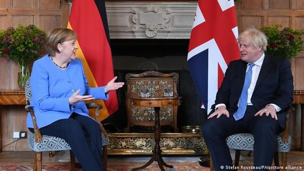 Canciller alemana llega a Londres para su última visita oficial al Reino Unido
