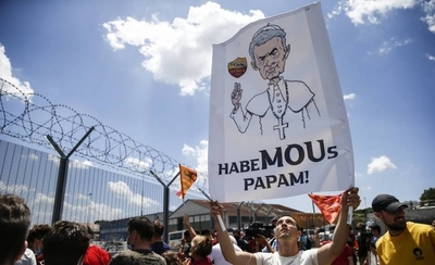 Diario HOY | José Mourinho llega a Roma ovacionado por cientos de hinchas