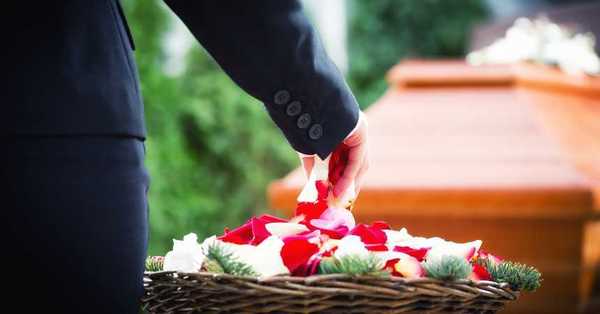 “Sigan tan lejos como estuvieron”: El mensaje de una mujer que no quería a su familia en su funeral - C9N