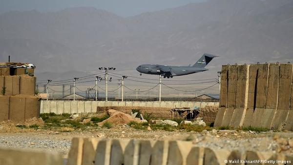 Estados Unidos retira sus tropas de Bagram, su mayor base en Afganistán