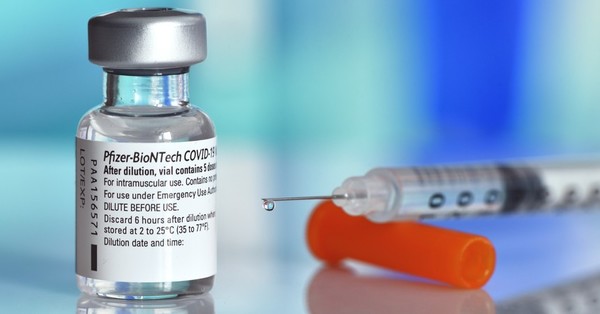 Pfizer estudia la seguridad de una tercera dosis contra las variantes del Covid-19 - C9N