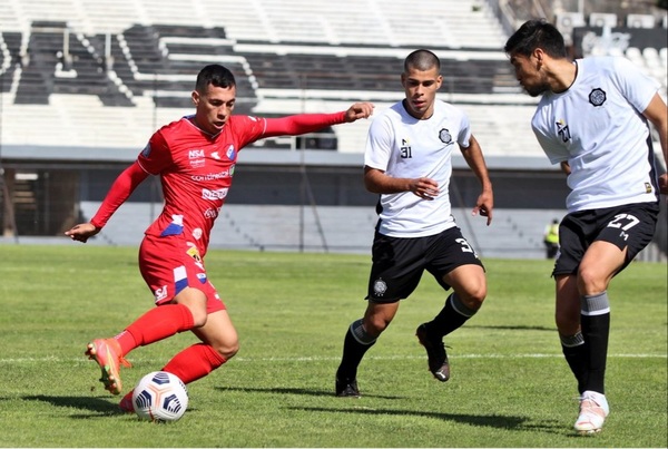 Nacional triunfa ante Olimpia en duelo de preparación | OnLivePy