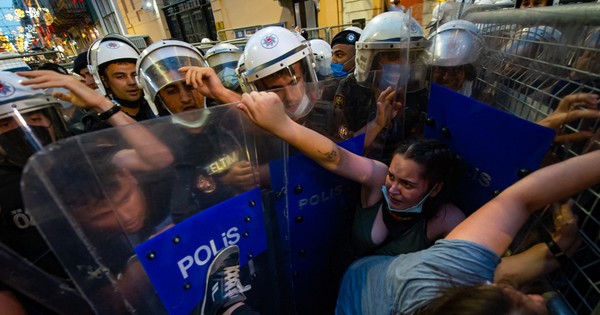 La Nación / Turquía abandona un tratado que protege a las mujeres