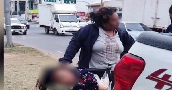 La Nación / Rescatan a una mujer con discapacidad que era obligada a pedir limosna en la vía pública