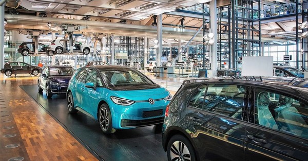 La Nación / Alemania a punto de lograr su objetivo de un millón de autos eléctricos en circulación