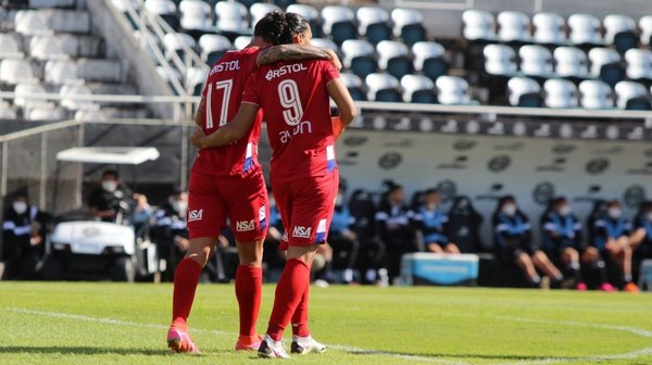 Olimpia cae ante Nacional en su primer amistoso de preparación