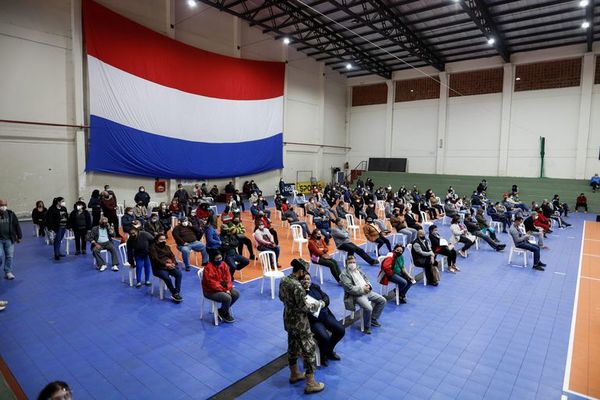 Estos son los vacunatorios habilitados este sábado y domingo - Nacionales - ABC Color