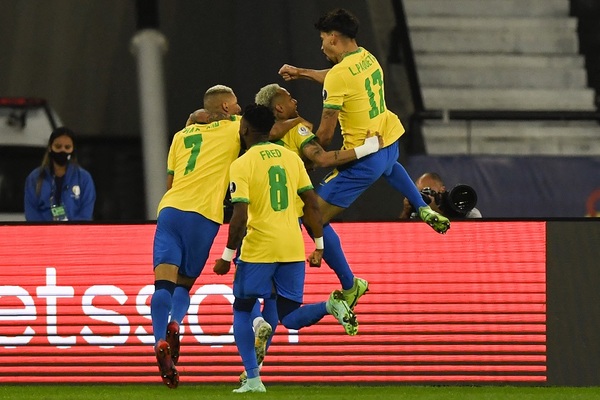 Copa América: Brasil supera con lo justo a Chile y se mete en semifinal