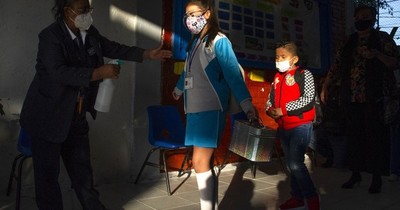 La Nación / La OMS aconseja test de detección de covid-19 en instituciones educativas