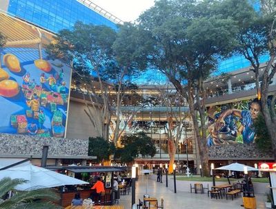 Llegó el “Shopping off” al Mariscal, con ofertas - Empresariales - ABC Color