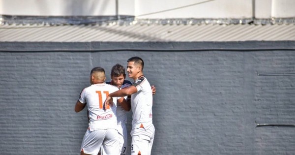 La Nación / Gral. Díaz sorprende a 2 de Mayo