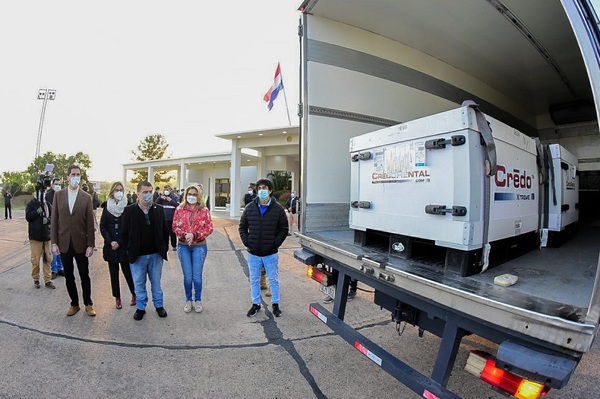 Vacunas de Moderna que llegaron no solo serán para embarazadas, dice ministro Borba