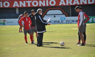 Gabino Román debuta con la misión de ganar