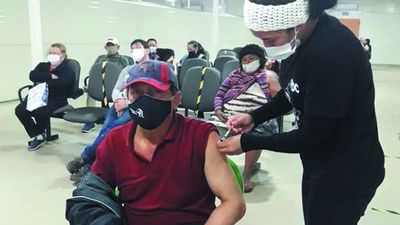 Se aglomeraron por el certificado
