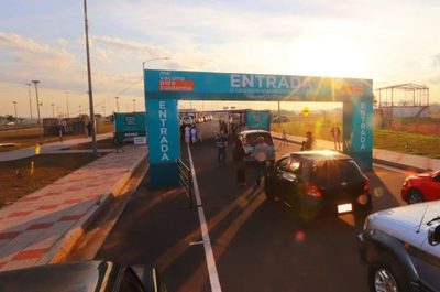 Largas filas para vacunación de personas de 18 a 49 años con comorbilidades | OnLivePy
